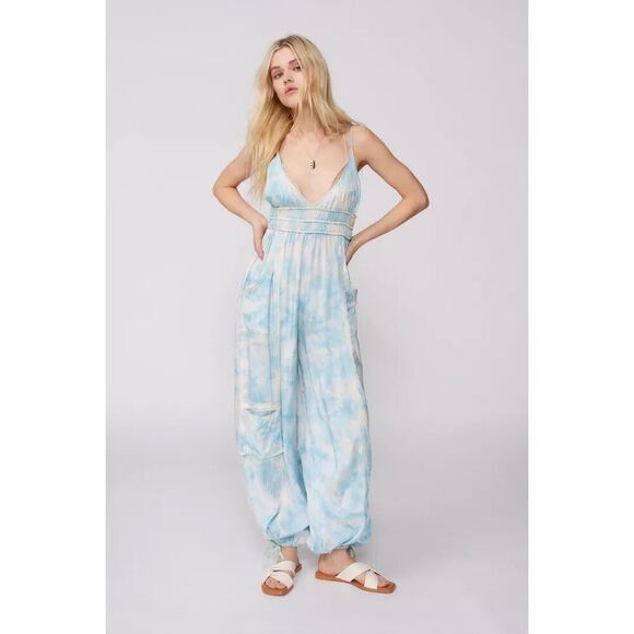 Urban Outfitters Out From Under Holden Baggy Cargo Romper Size M - Picture 1 of 11